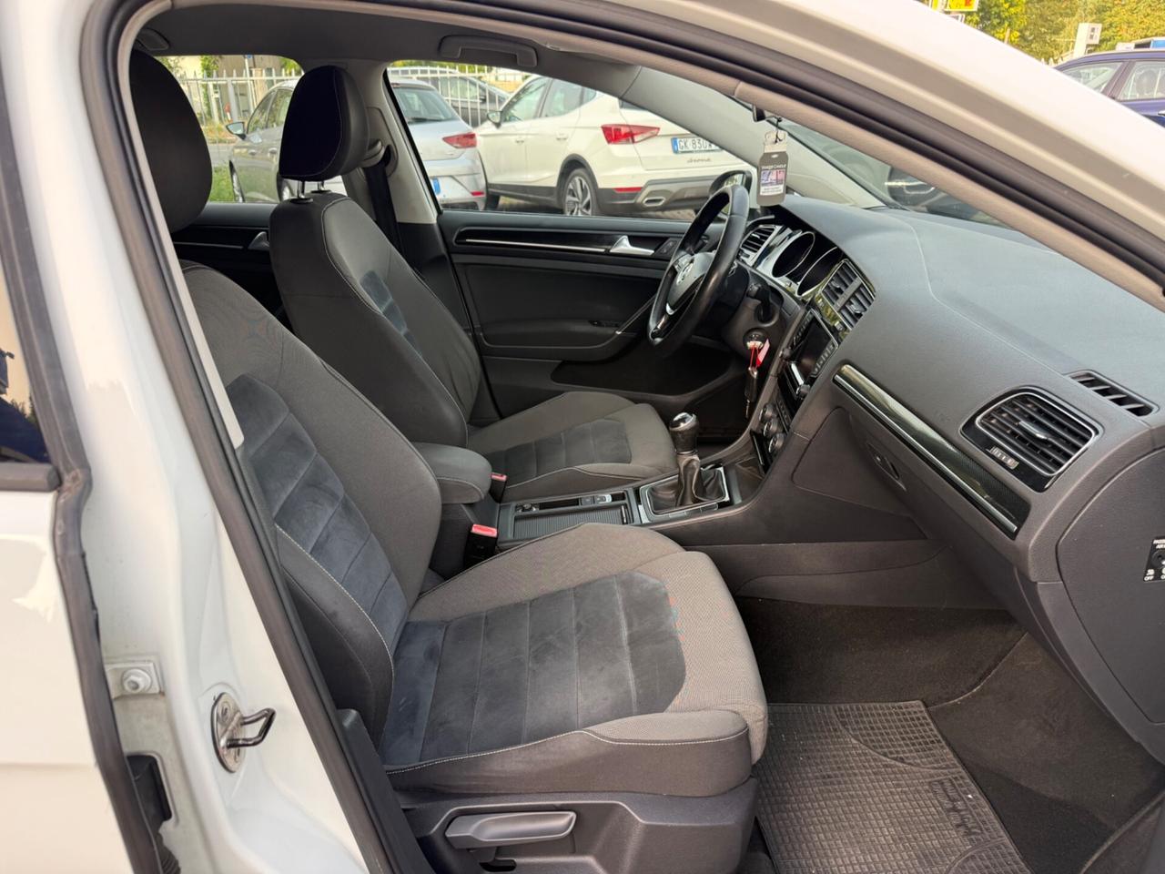 Volkswagen Golf Business 1.6 TDI 5p. Highline
