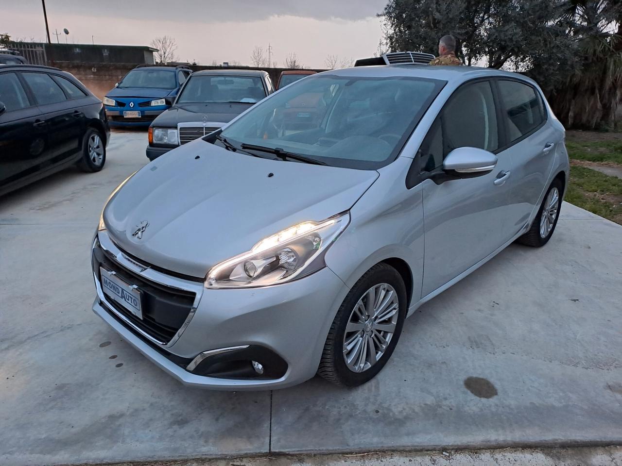 Peugeot 208 BlueHDi 75 5 porte Allure 2016
