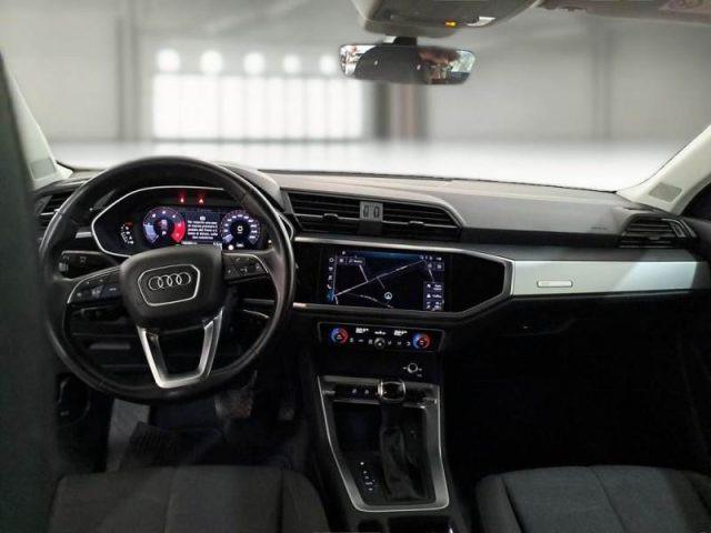 AUDI Q3 35 TDI S tronic Business Advanced