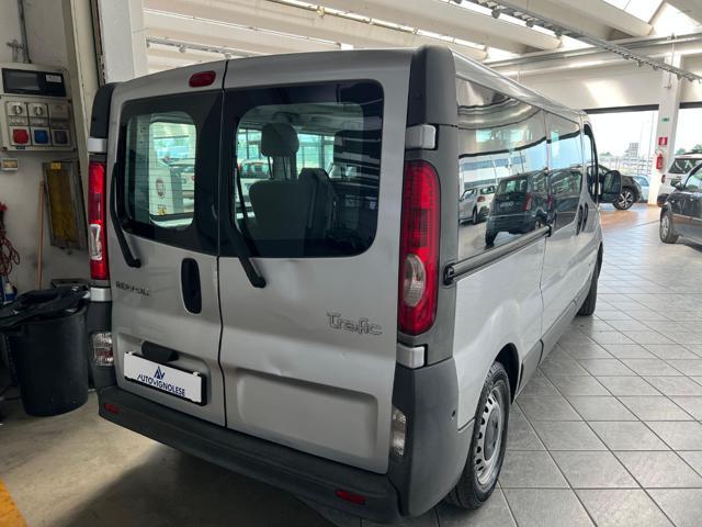 RENAULT Trafic T29 2.0 dCi/115 PL-TN Passenger Confort - 9 POSTI
