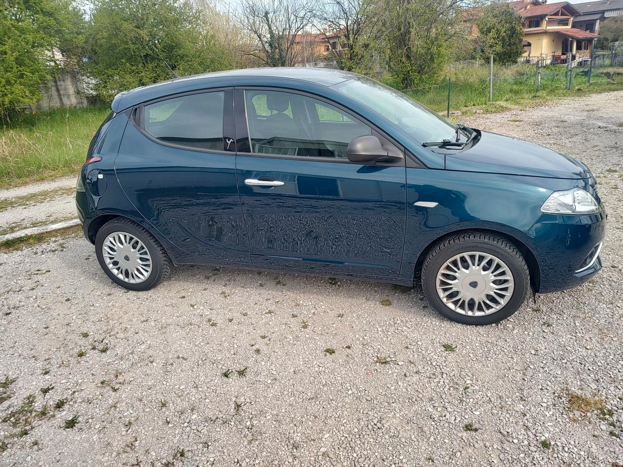 Lancia Ypsilon 2016 1.2 8v Fire km 130000