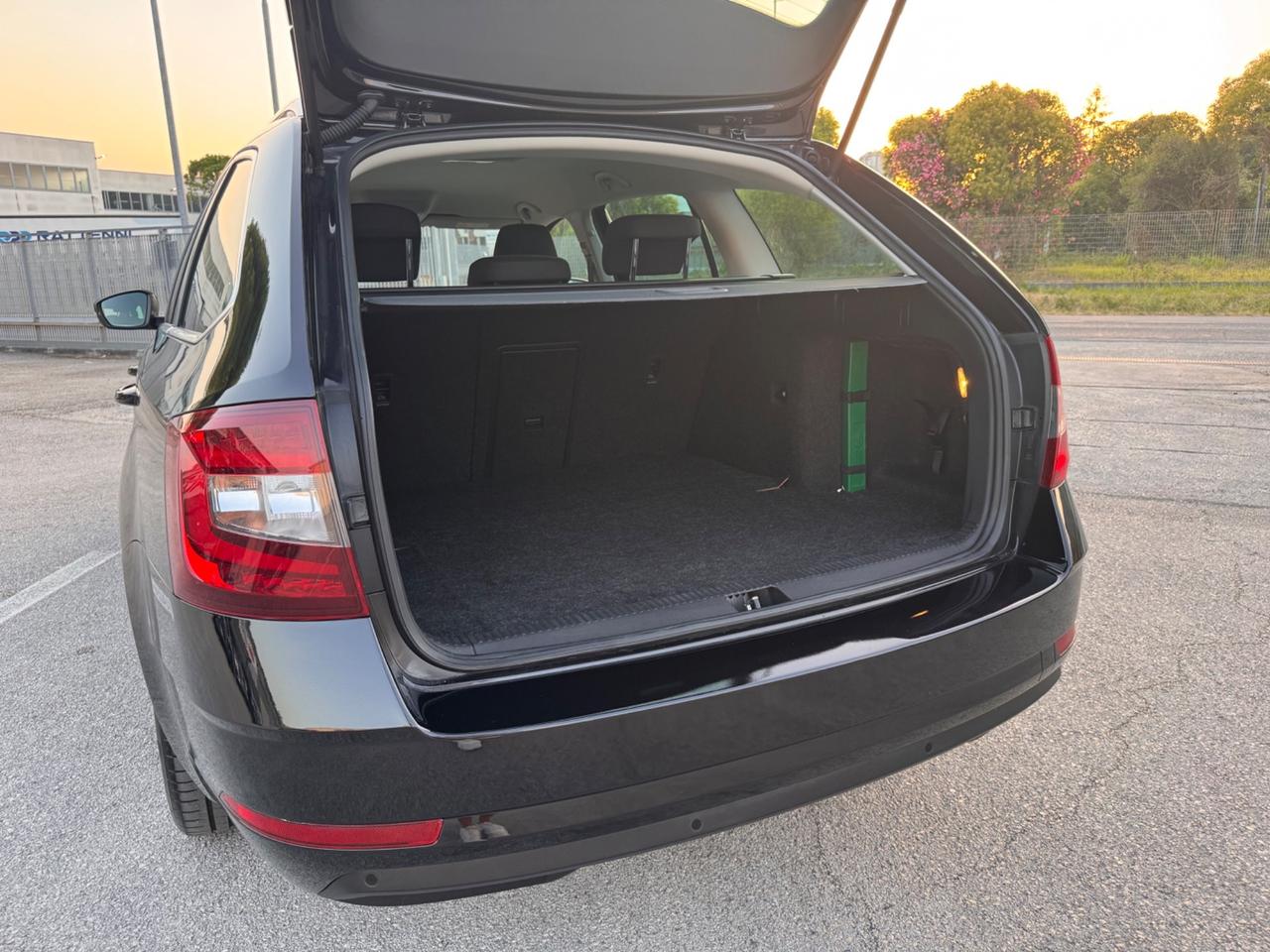 Skoda Octavia 1.5 DSG Wagon Executive G-Tec