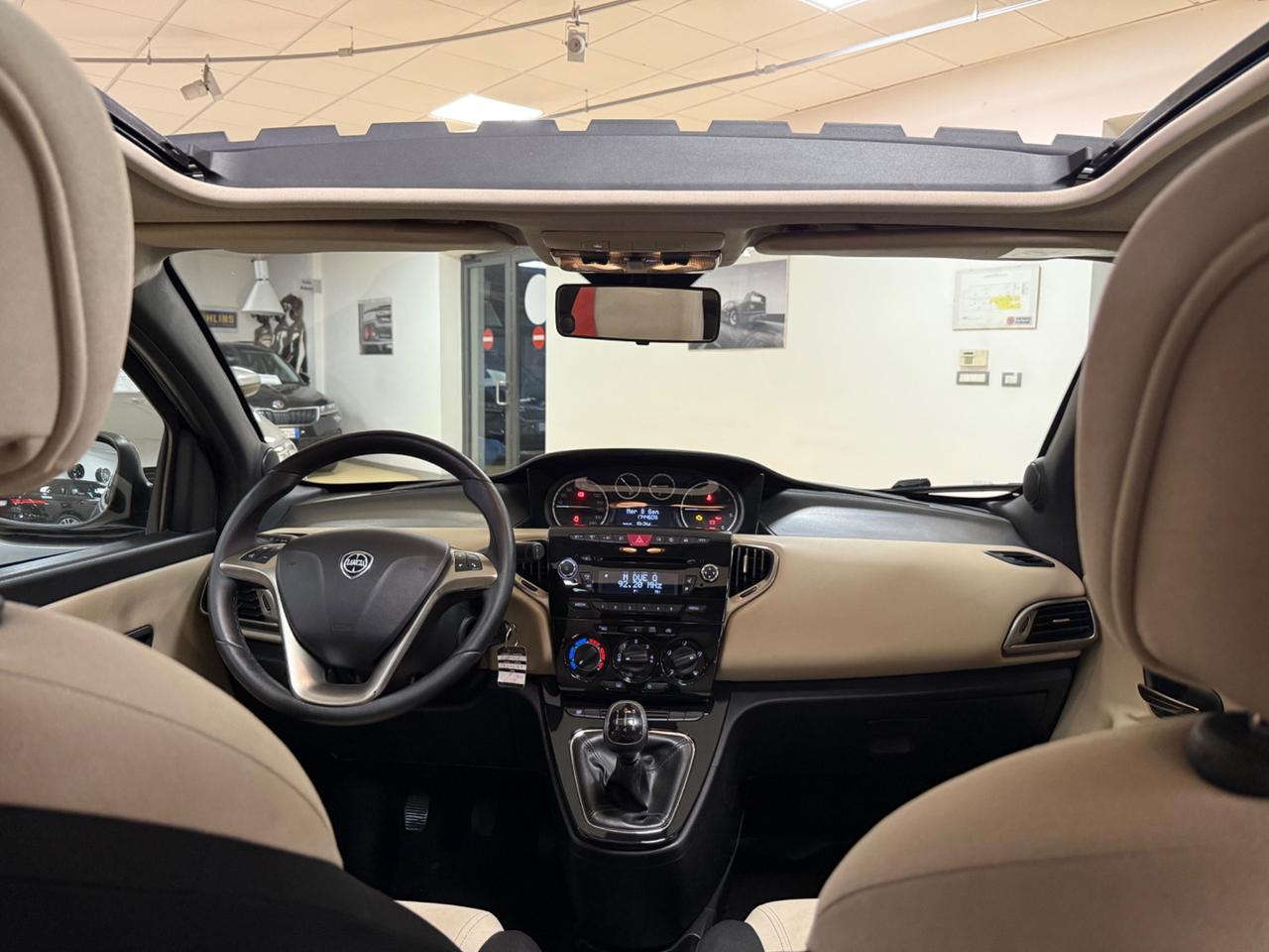 Lancia Ypsilon 1.3 MJT 30th Anniversary TETTO