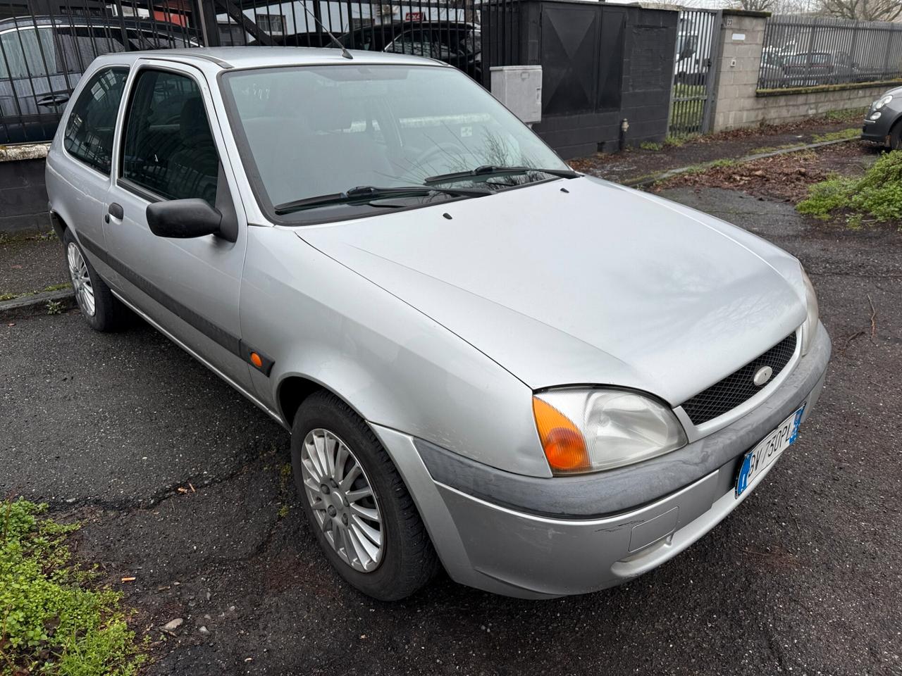 Ford Fiesta 1.2i 16V cat 3 porte Ghia