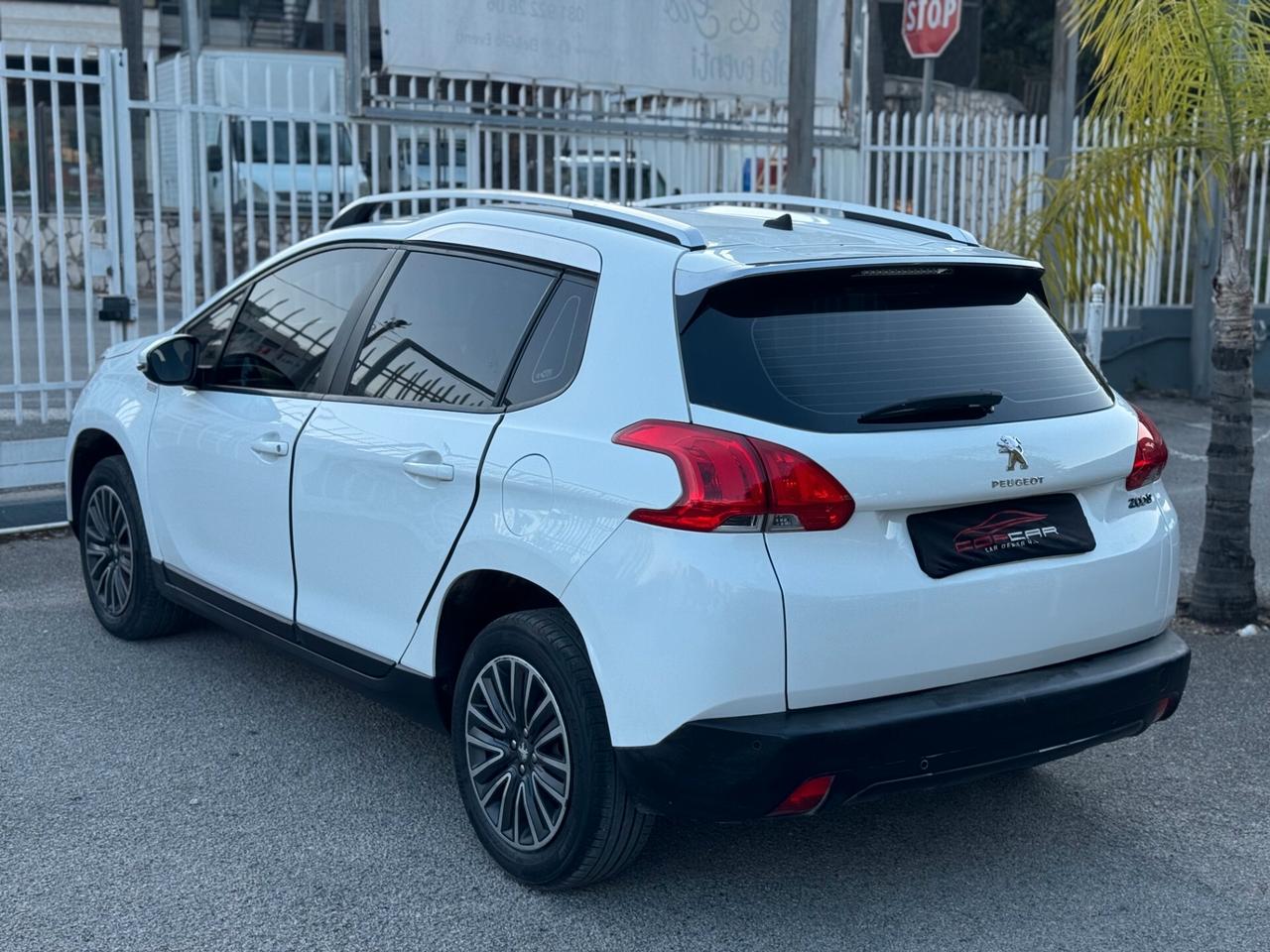 Peugeot 2008 1.2 GPL Allure NAVI
