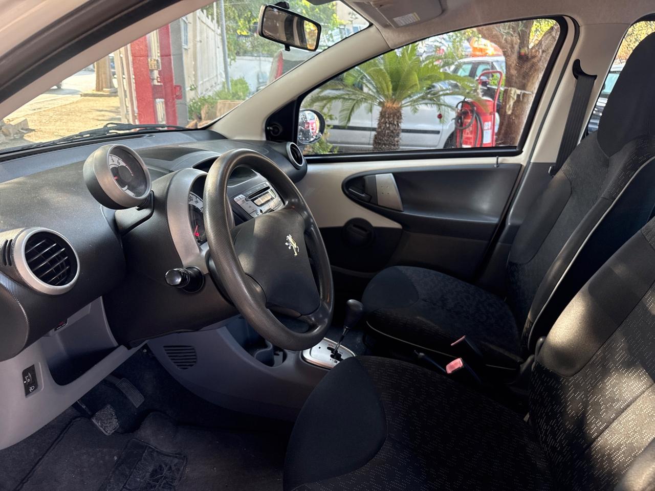 Peugeot 107 1.0 68CV 5p. Sweet Years 2Tronic