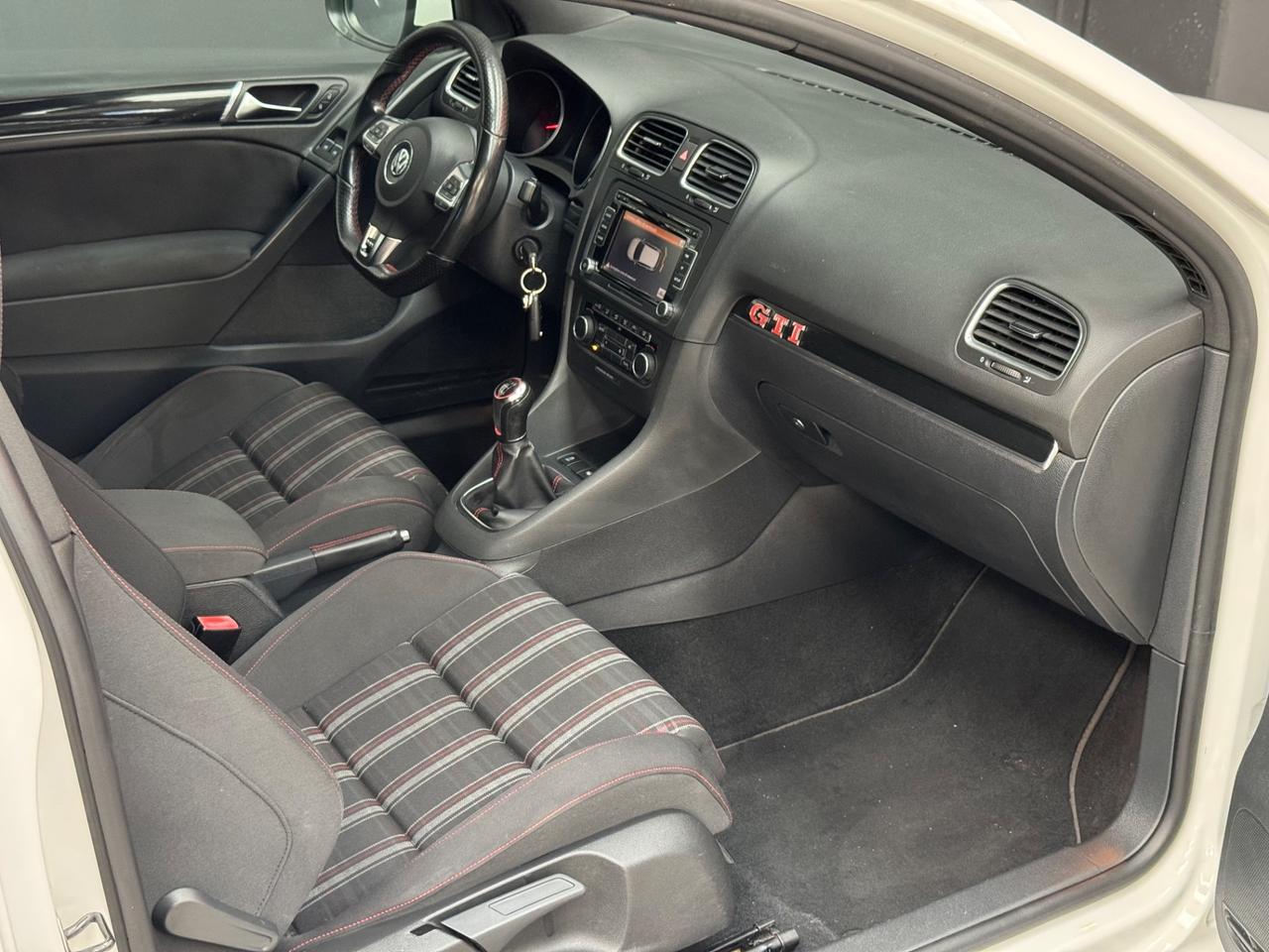 Volkswagen Golf GTI 2.0 TSI 3p.