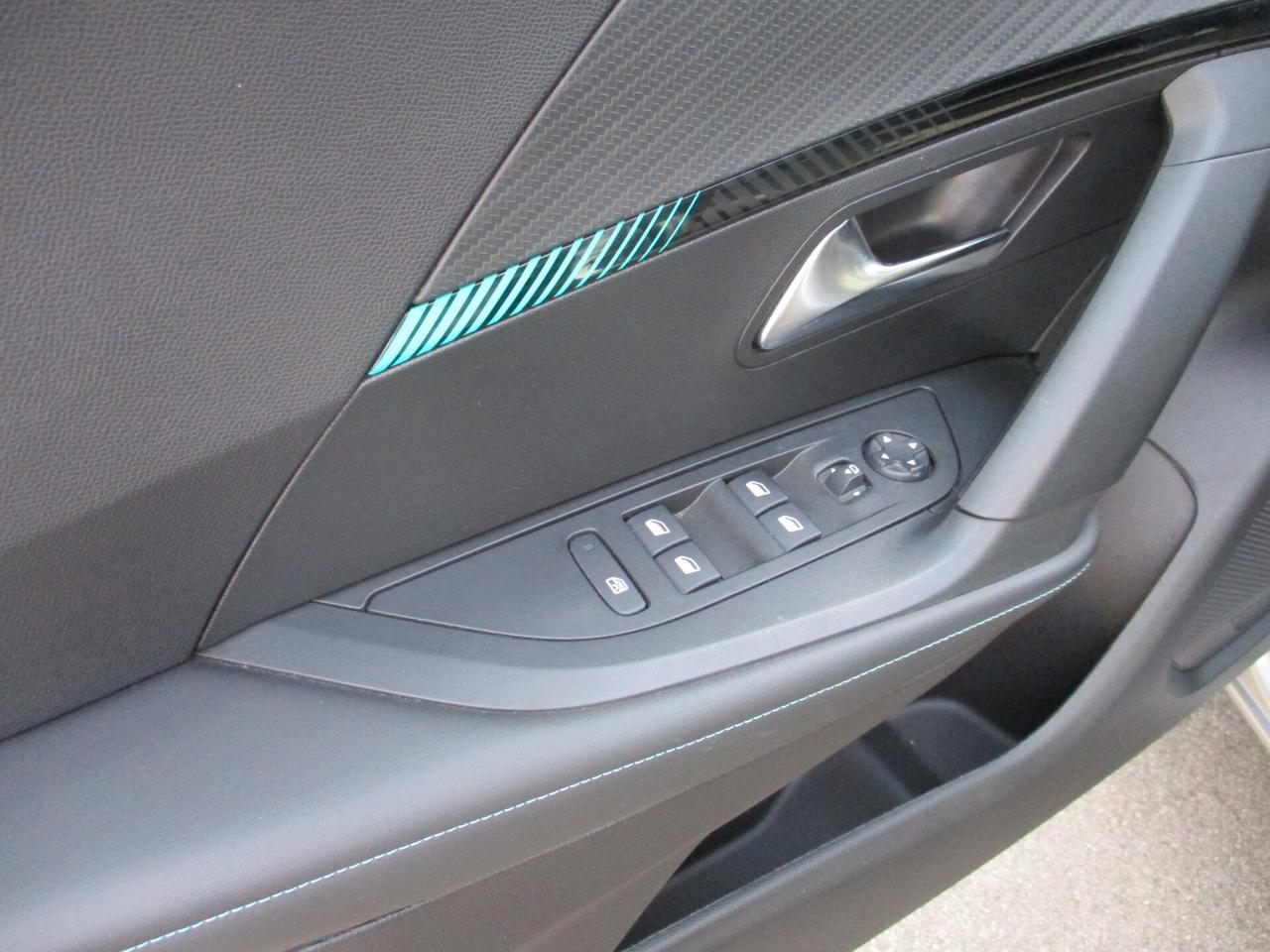 Peugeot 2008 PureTech 130 S&S Allure Pack