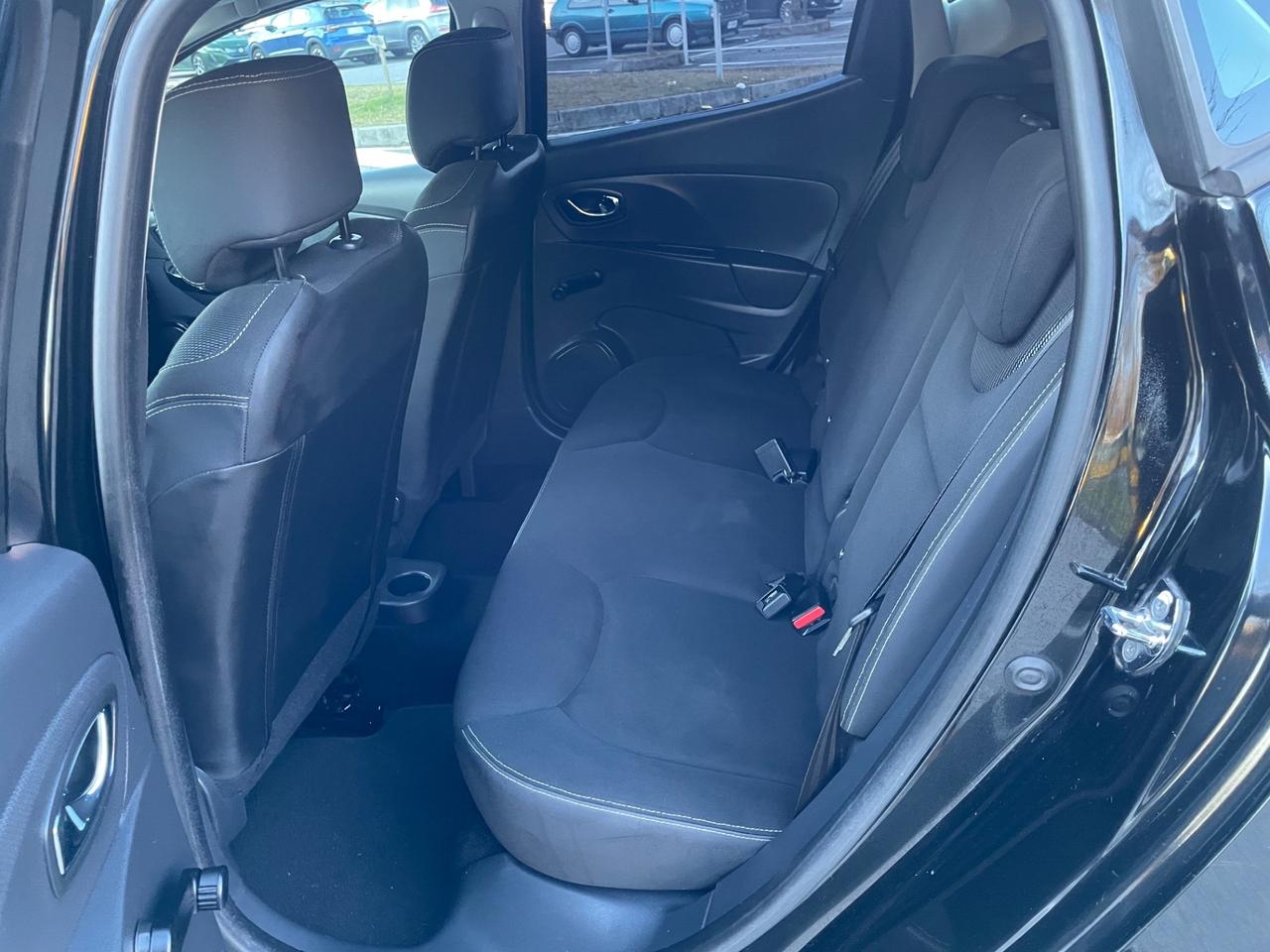 Renault Clio 1.2 16V 5 porte Live!* Neo patentati *