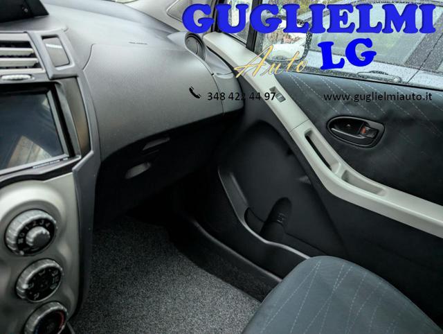 TOYOTA Yaris 1.3 5 porte Sol