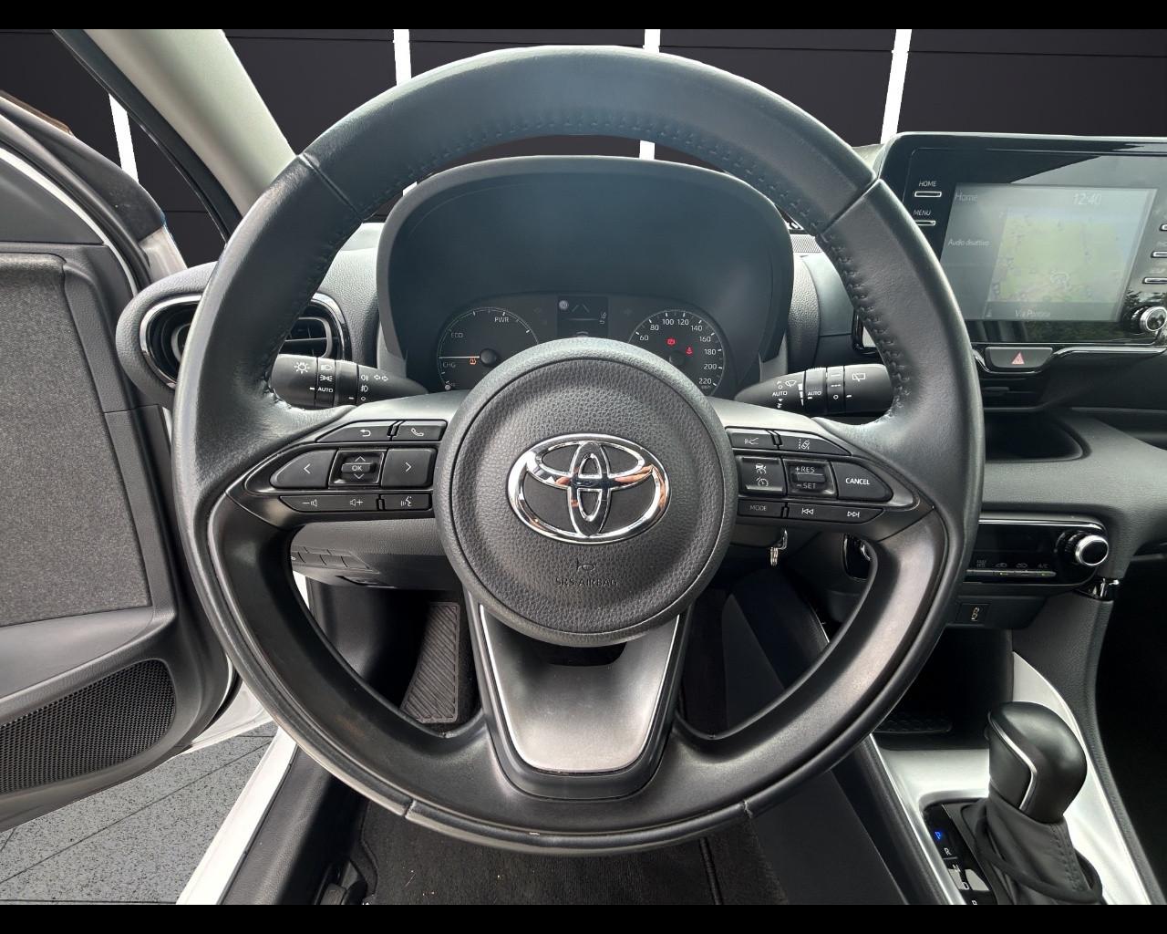 TOYOTA Yaris 4ª serie - Yaris 1.5 Hybrid 5 porte Trend