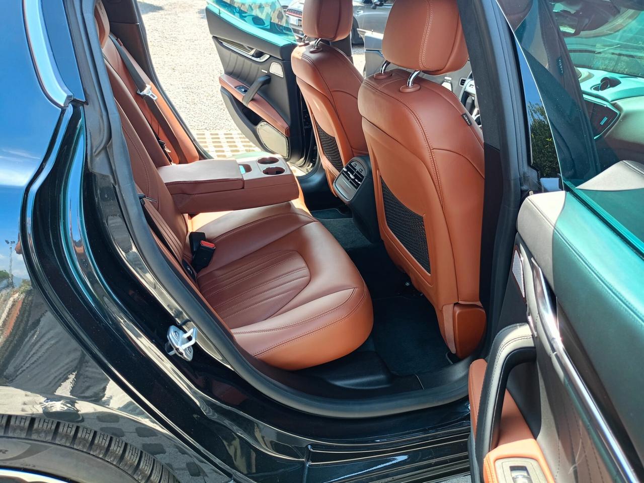 Maserati Ghibli 330 CV MHEV GT