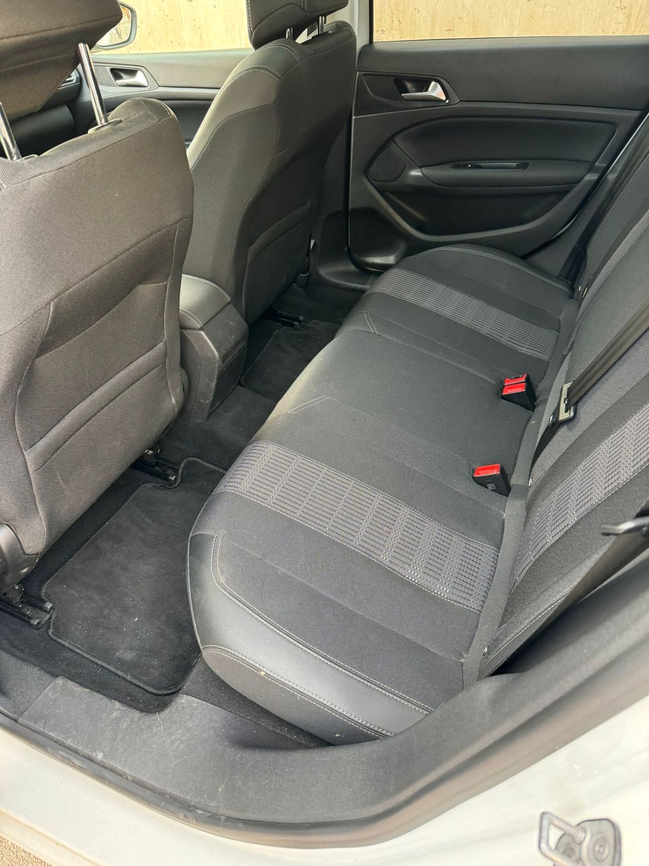 Peugeot 308 2018 photo 2
