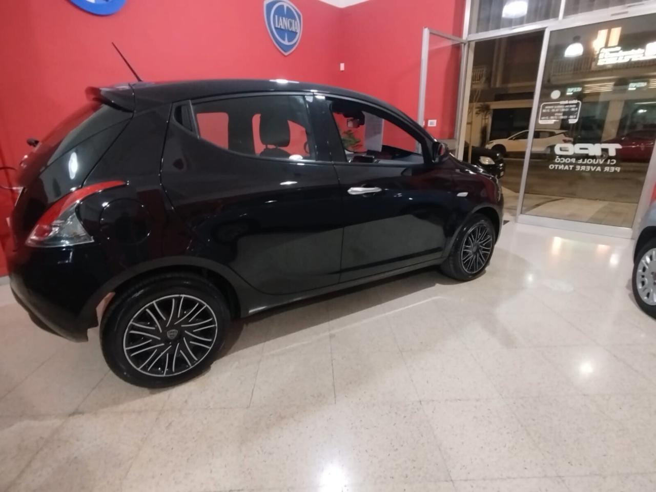 Lancia Ypsilon 1.0 FireFly 5 porte S&S Hybrid Gold