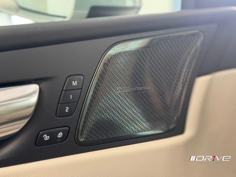 Volvo XC60 XC60 B4 (d) automatico Plus Bright