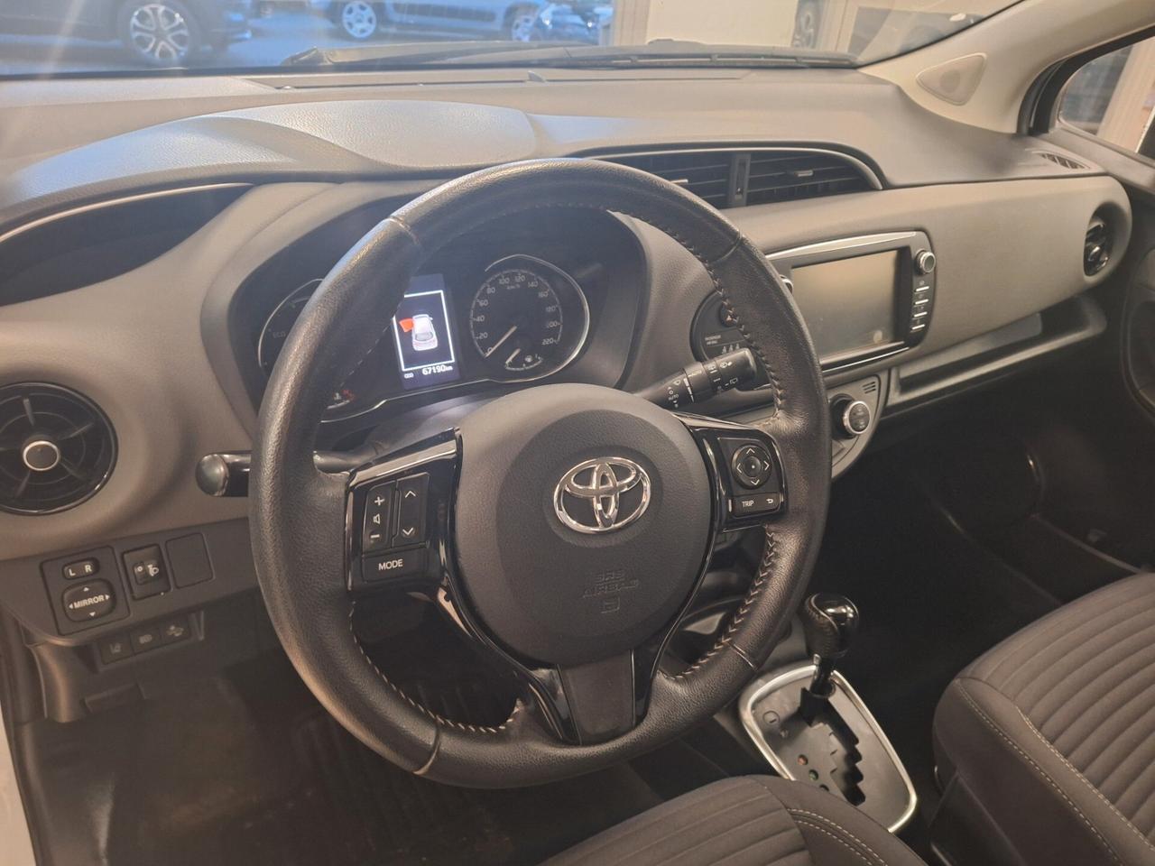 Toyota Yaris 1.5 Hybrid 5 porte Business