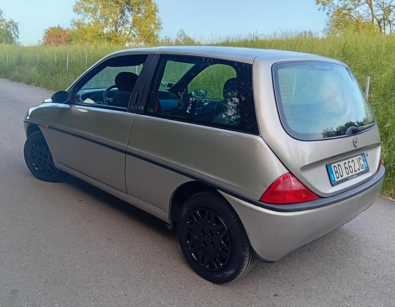Lancia Y 1.2i cat Elefantino Blu