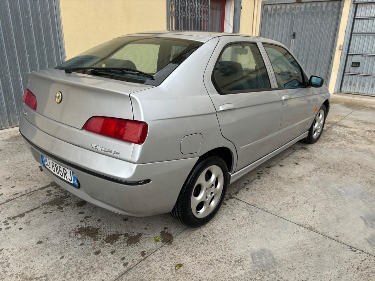 Alfa Romeo 146 1.4i 16V Twin Spark cat