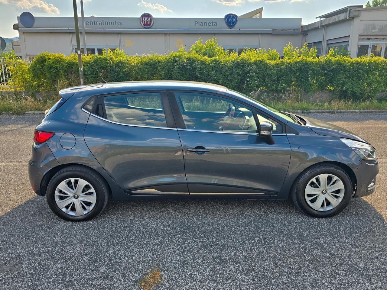 Renault Clio dCi 8V 75 CV 5 porte Duel