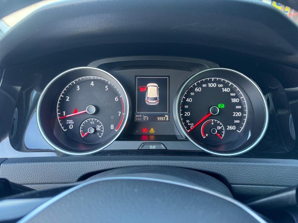 VOLKSWAGEN Golf VII 2017 5p - Golf 5p 1.5 tgi Executive 130cv dsg