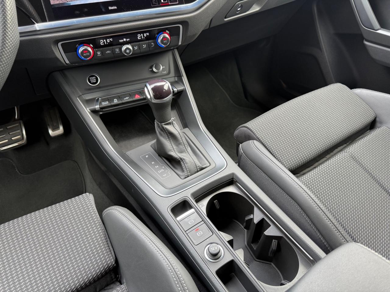 Audi Q3 Sportback 45 TFSI e S tronic Identity Black