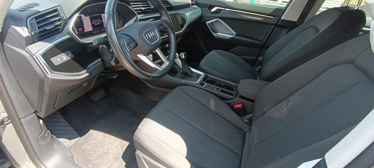 Audi Q3 35 TDI S tronic Business