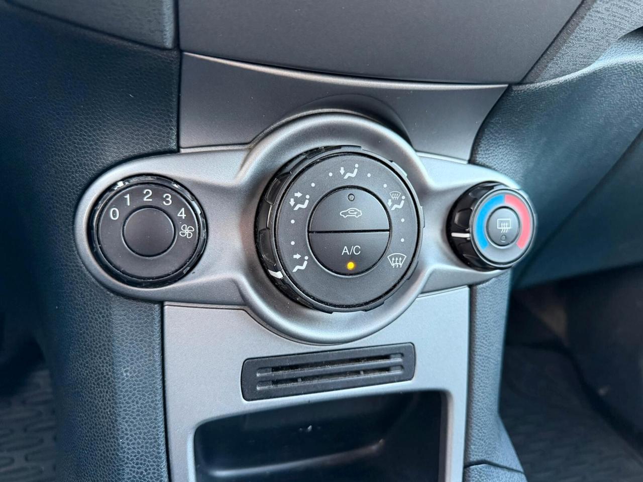 Ford Fiesta 1.2 82 CV 5 porte Titanium