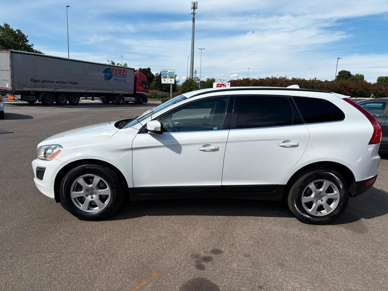 Volvo XC 60 XC60 D3 Geartronic R-design