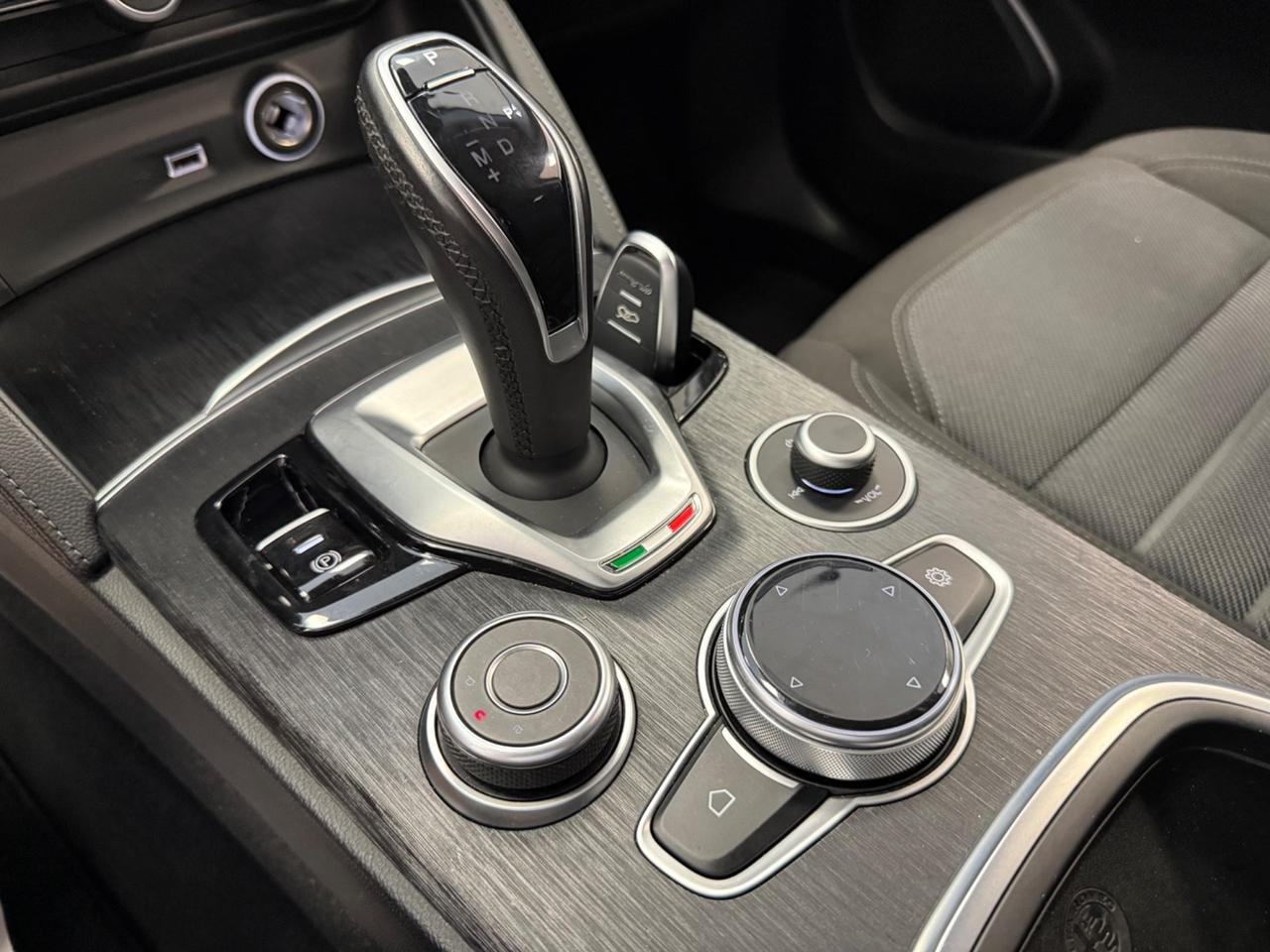 Alfa Romeo Stelvio 2.2 Turbodiesel 160 CV AT8 RWD