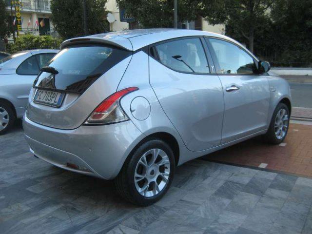 LANCIA Ypsilon 1.2 69 CV 5 PORTE GOLD