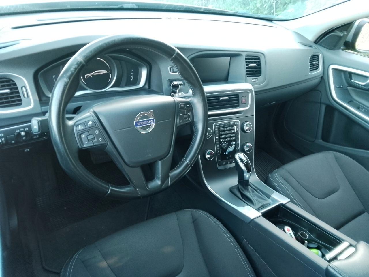 VOLVO V60 D2 2018 SUPERPREZZO