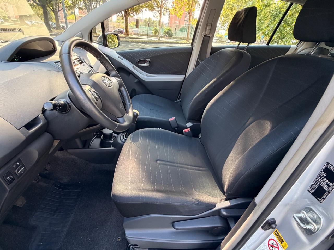 Toyota Yaris 1.3 Benz 5 porte Sol *OK NEO PATENTATI*