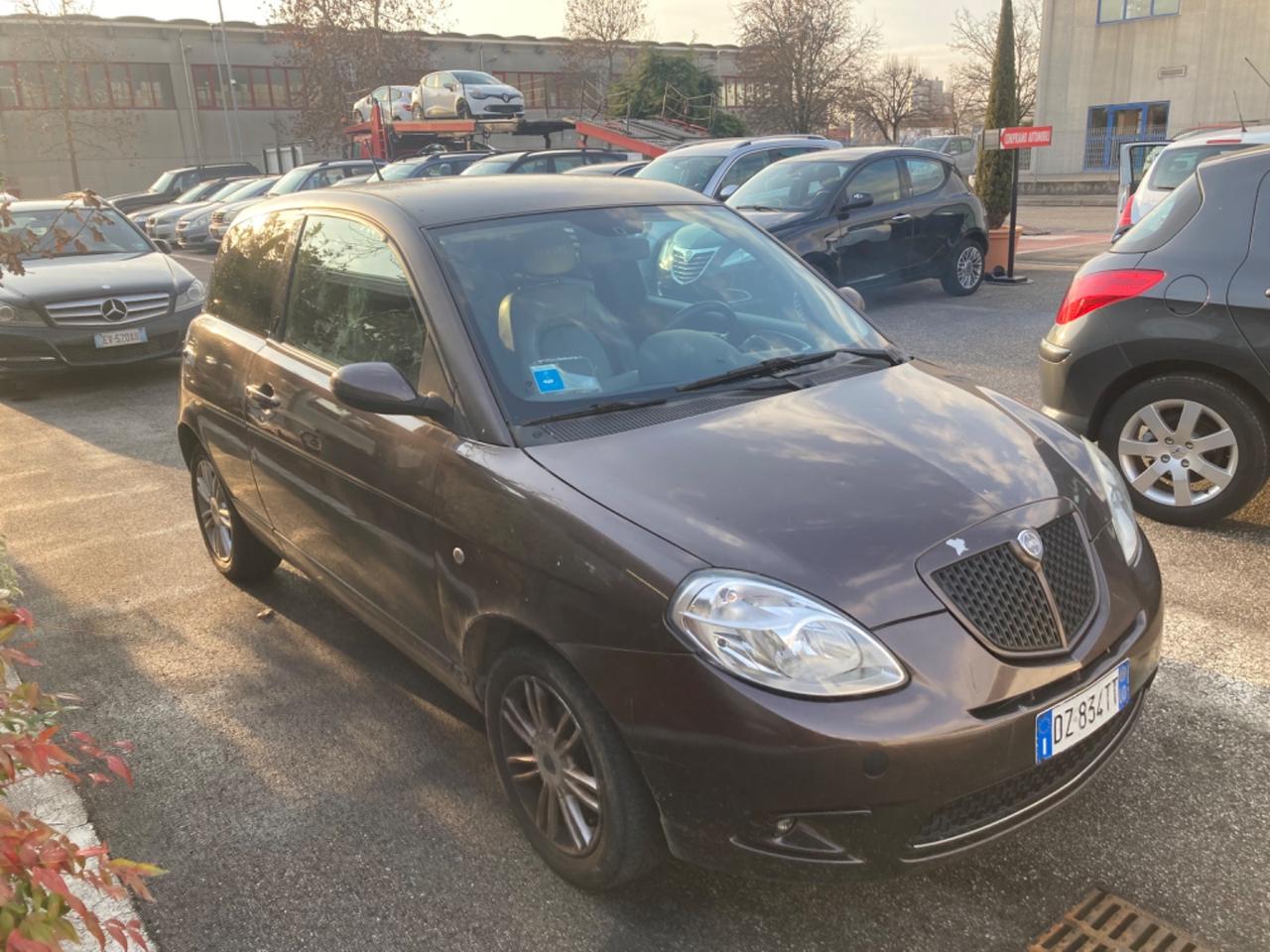 LANCIA YPSILON KM139.817(EDIZIONE LIMITATA VERSUS)