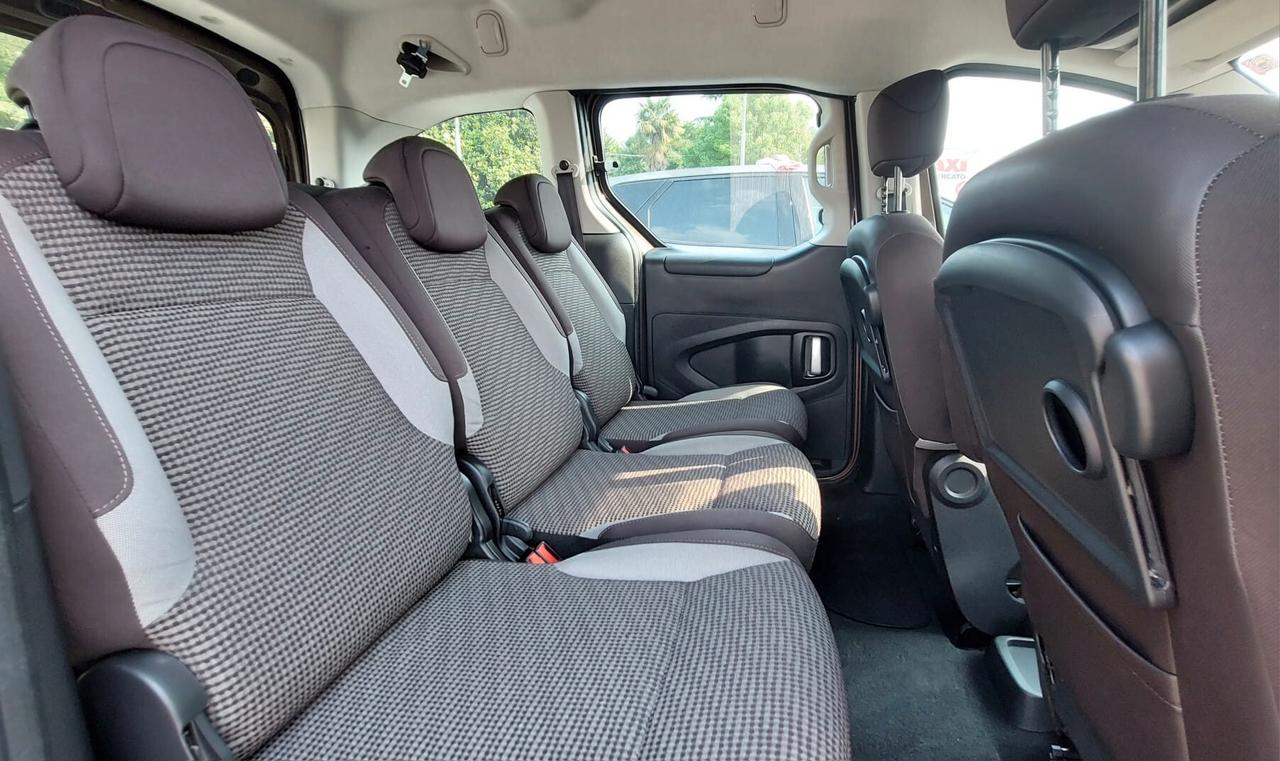 Peugeot Partner 1.6 Diesel 7 posti Neopatentati