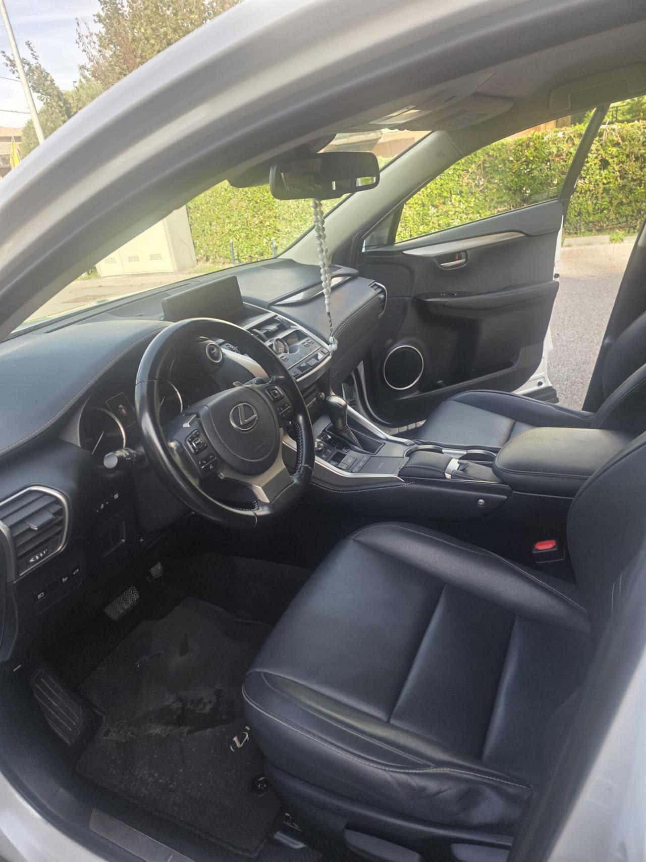 Lexus NX 300h Hybrid 4WD Premium