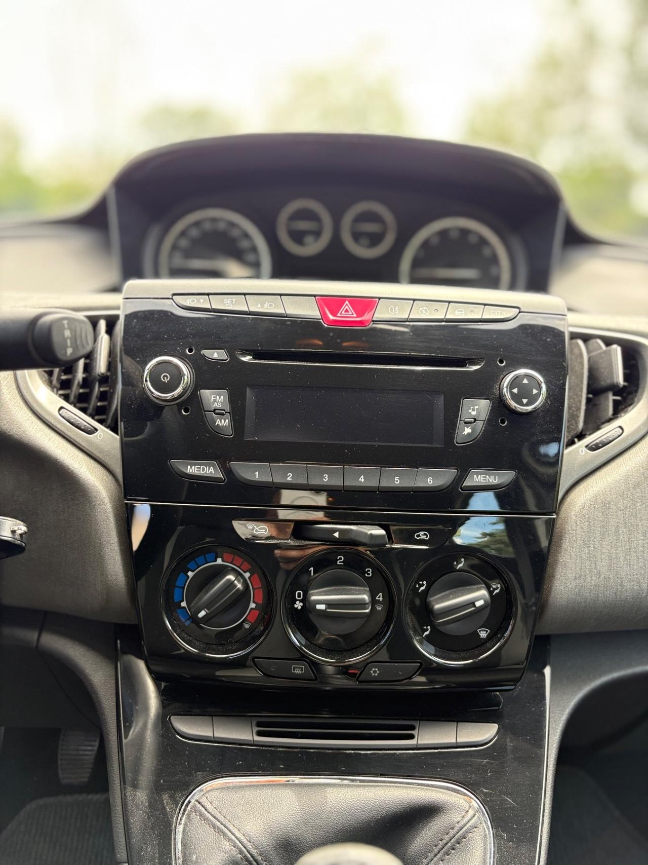 Lancia Ypsilon 1.2 benzina 69 CV PROMO ATTIVA