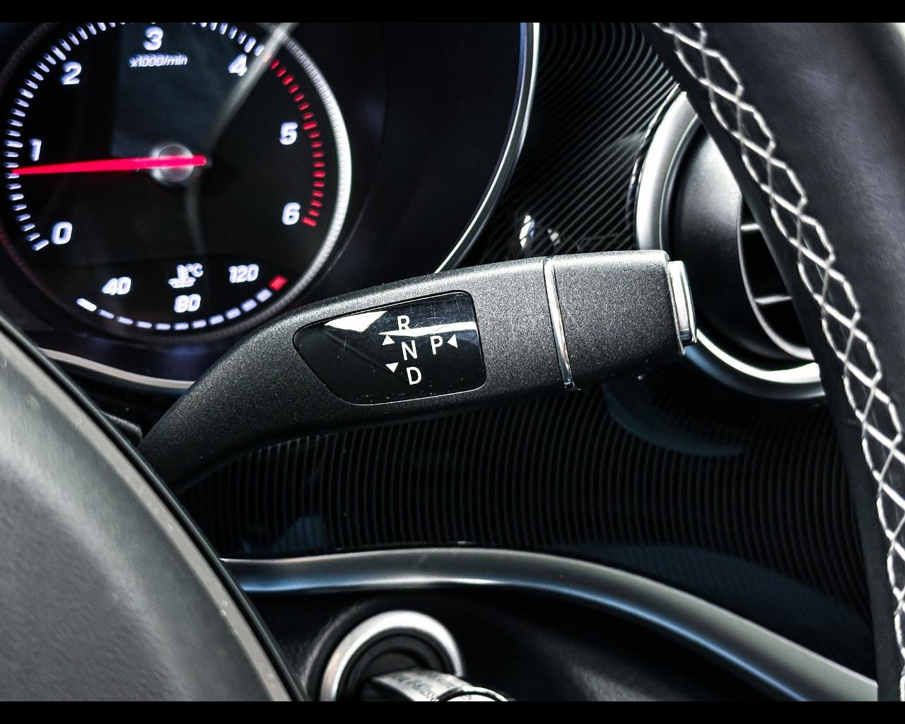 Mercedes-Benz Classe V (W447) - V 200 d Automatic 4Matic Executive Compact