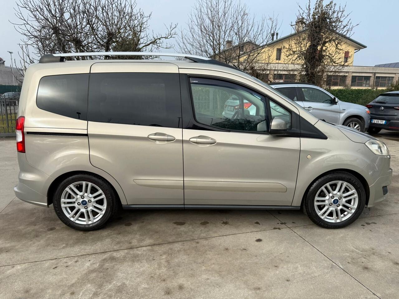 Ford Tourneo Courier 1.0 EcoBoost 100 CV Titanium