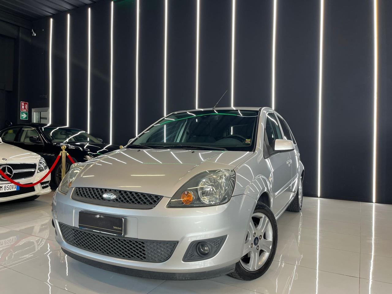 Ford Fiesta 1.4 TDCi 5p. Titanium OK NEOPATENTATI