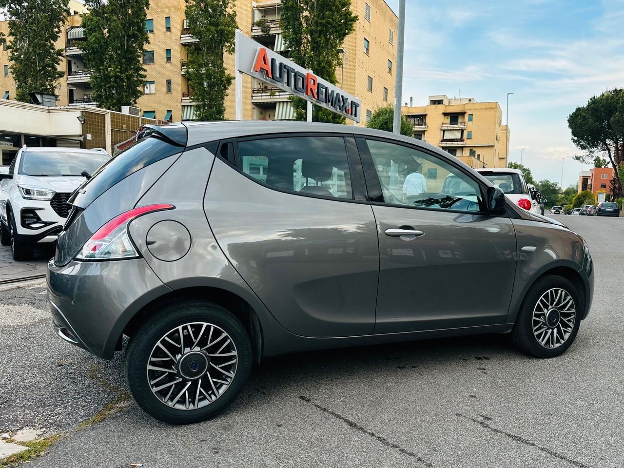 Lancia Ypsilon VERSIONE GOLD HYBRID IVA ESPOSTA