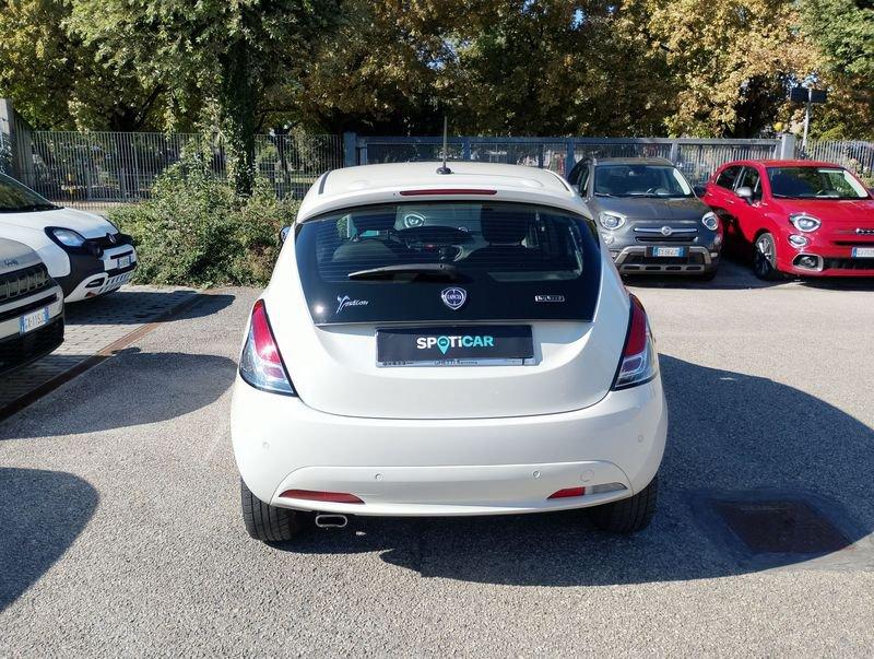 Lancia Ypsilon Ypsilon 1.0 firefly hybrid Gold s&s 70cv