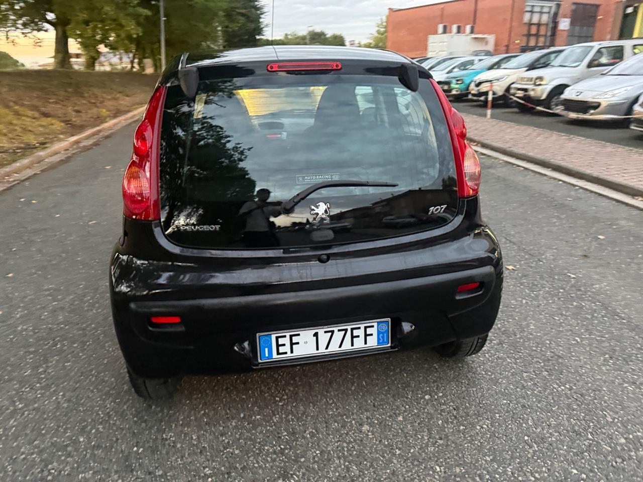 Peugeot 107 1.0 68CV 5p. Desir