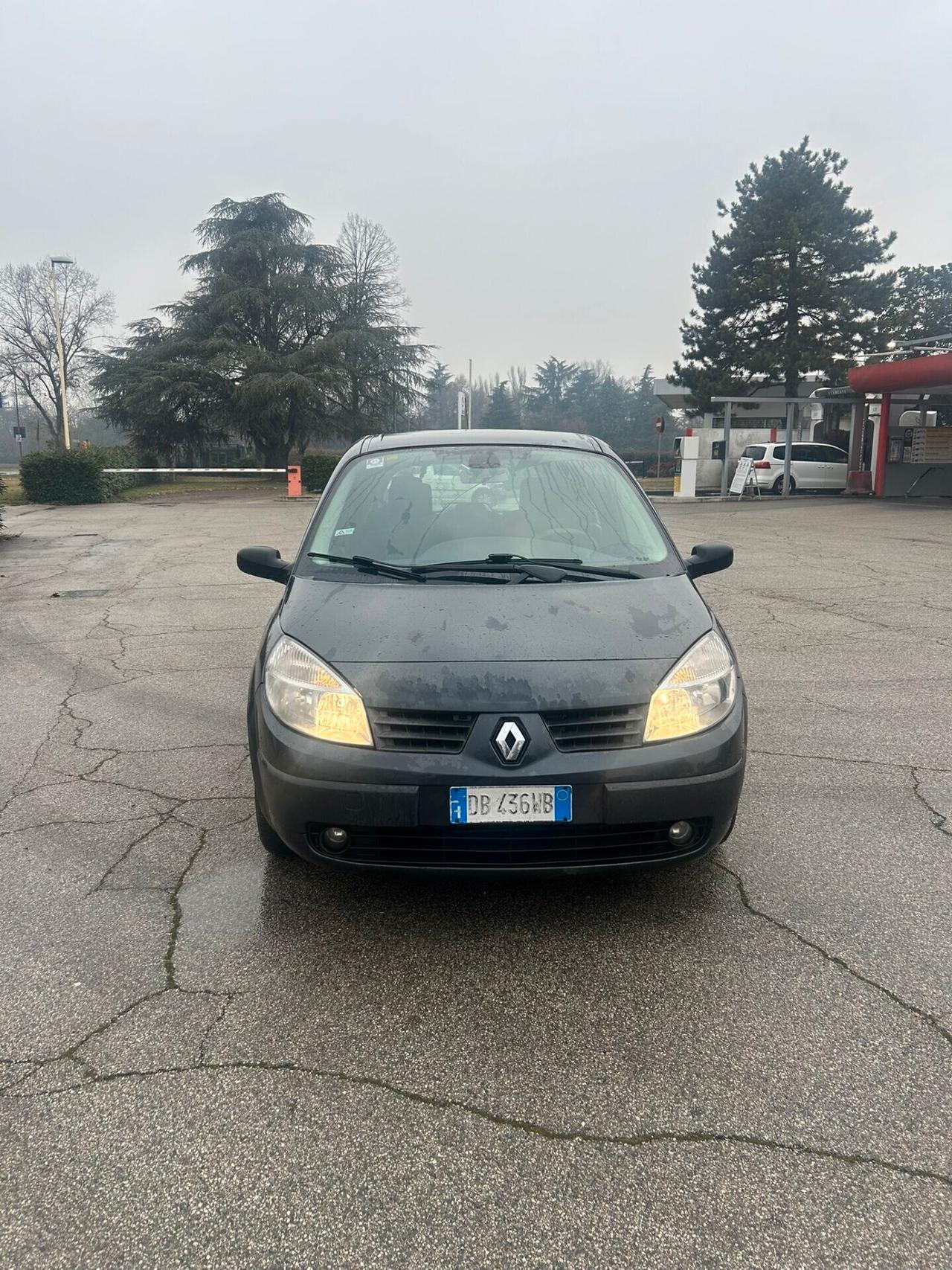 Renault Scenic Scénic 1.9 dCi/130CV Confort