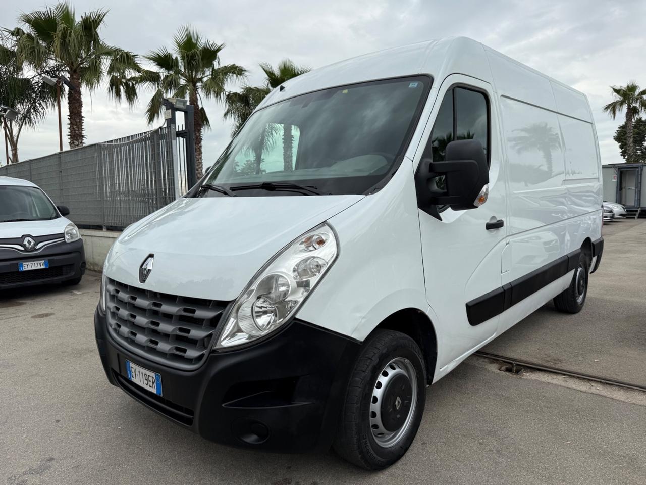 Renault Master 2.3 Diesel Tetto Alto passo Medio