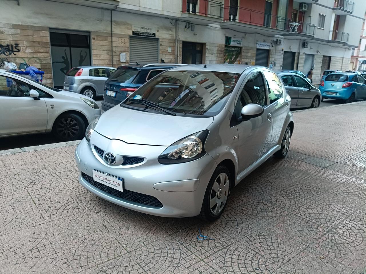 TOYOTA AYGO 1.0 5 PORTE-NEOPATENTATI-Euro 3990