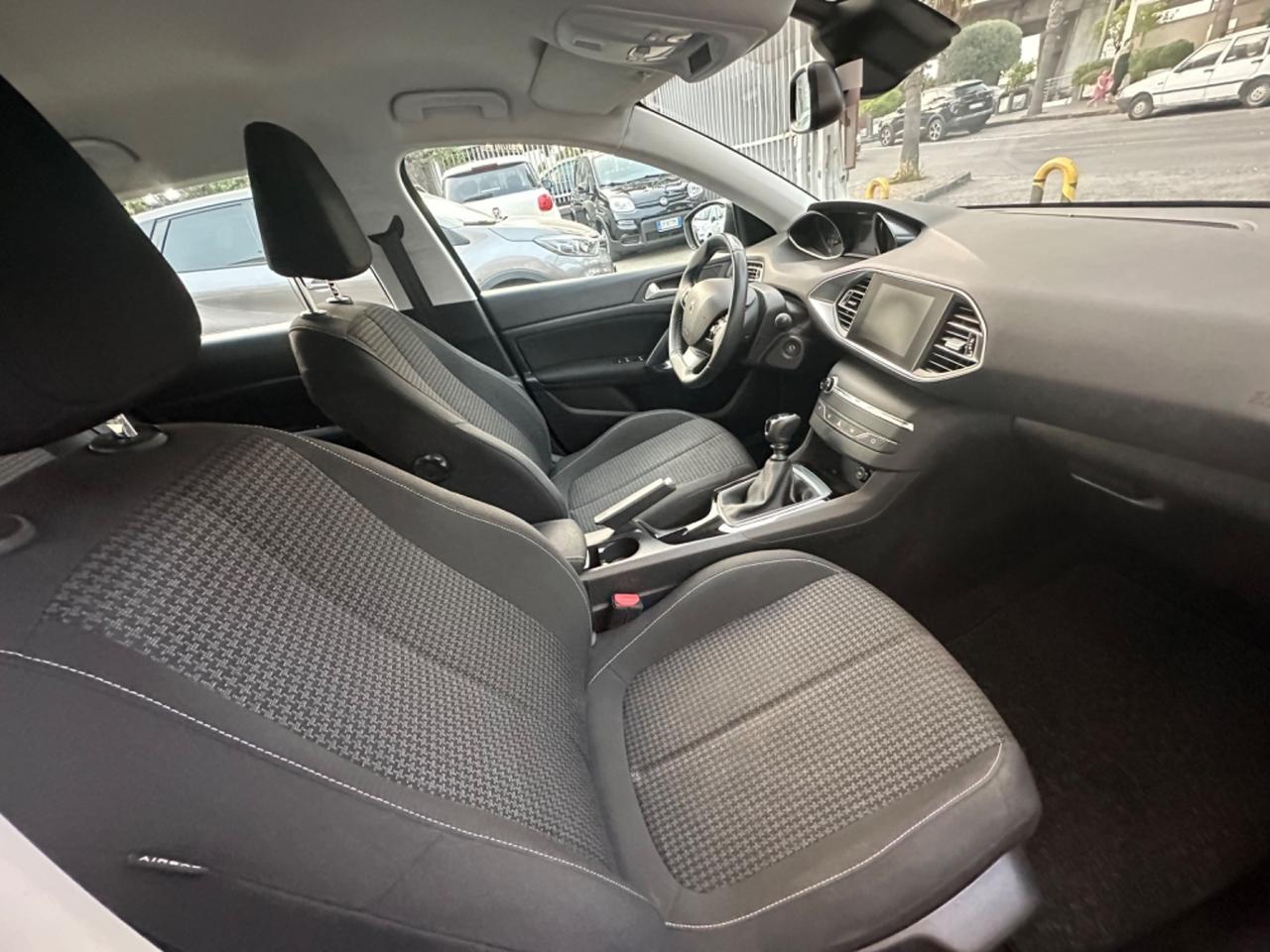 Peugeot 308 BlueHDi 100 S&S Business 2020 108.000