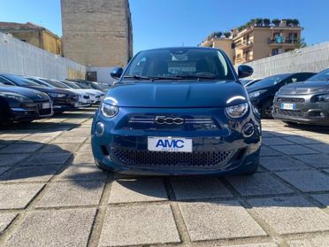 FIAT 500e Berlina 42 kWh La Prima