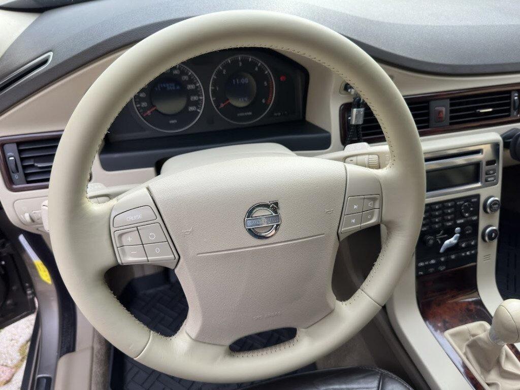 VOLVO XC70 D5 AWD kin