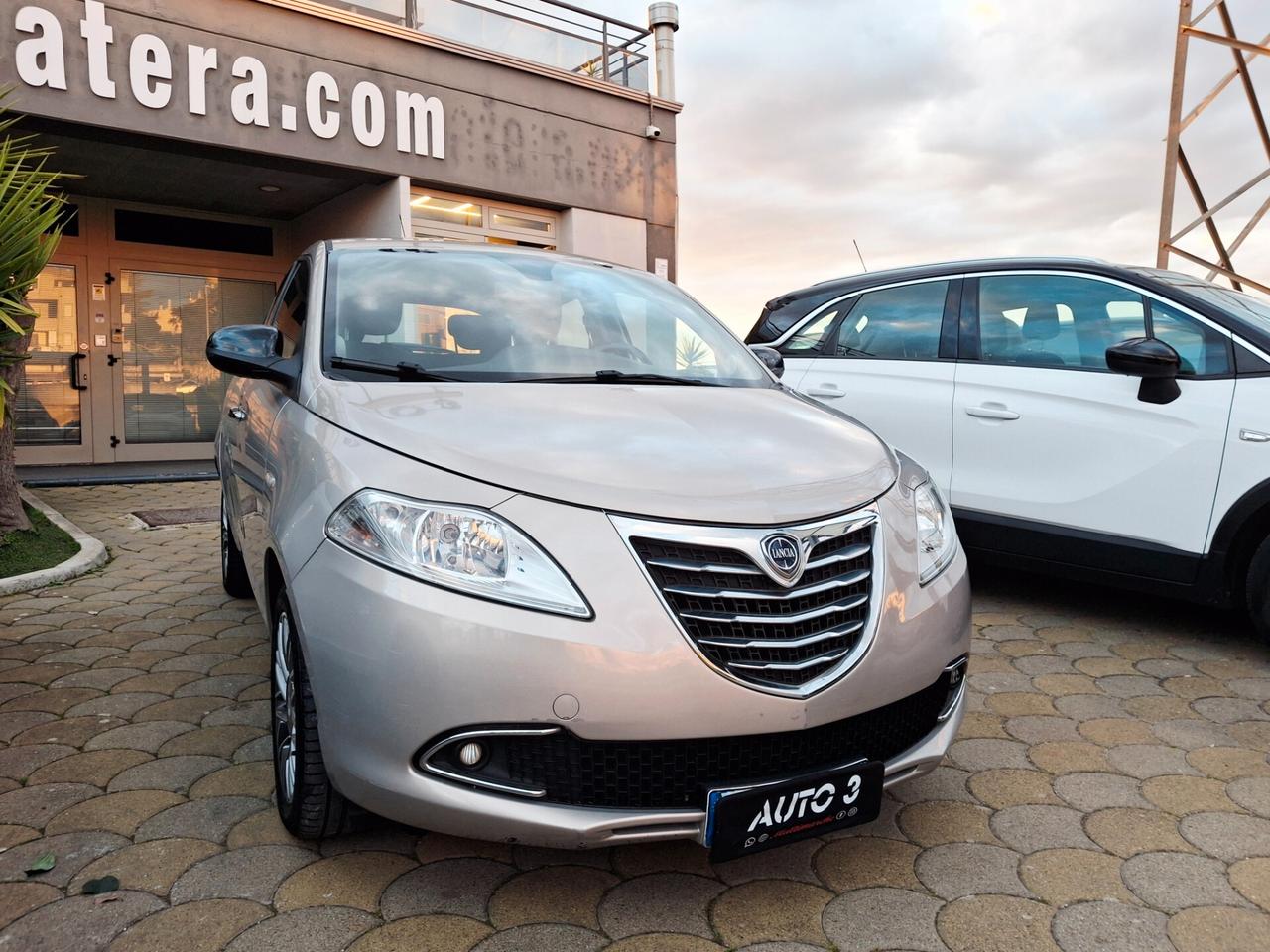 Lancia Ypsilon 1.2 69 CV 5 porte S&S Gold