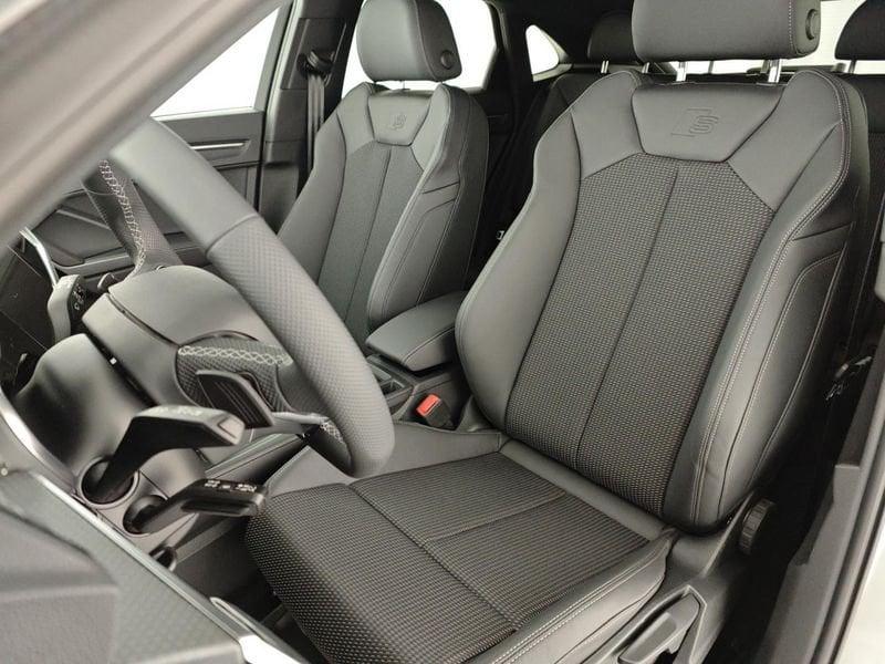 Audi Q3 SPB 40 TDI quattro S tronic Identity Black